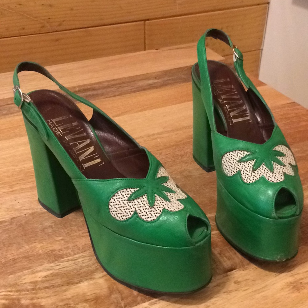 Vintage Levant green platforms